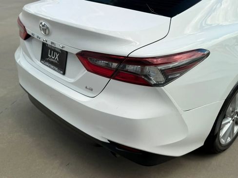 Used 2021 Toyota Camry LE image 8