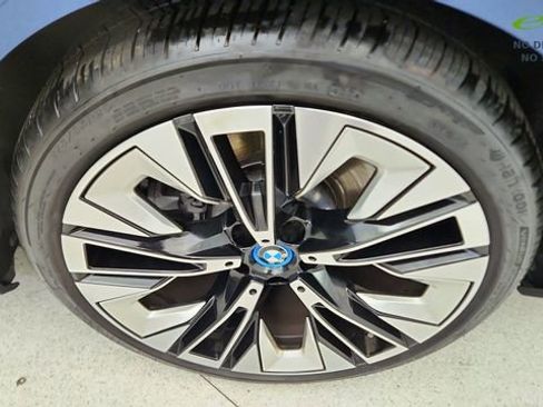 Used 2025 BMW i5 xDrive40 w/ Premium Package AWD/4WD image 58