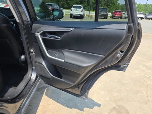 Used 2020 Toyota RAV4 XLE FWD image 45