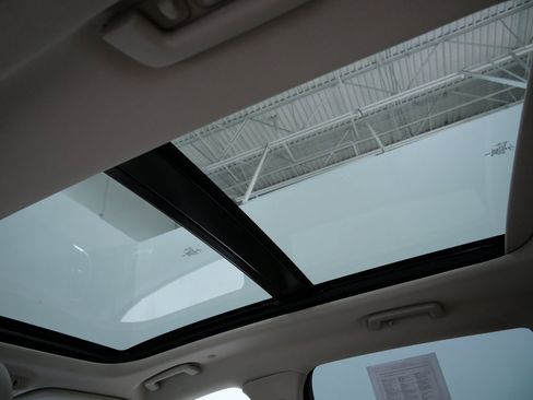 Used 2020 Lincoln Nautilus Reserve w/ Equipment Group 201A image 4