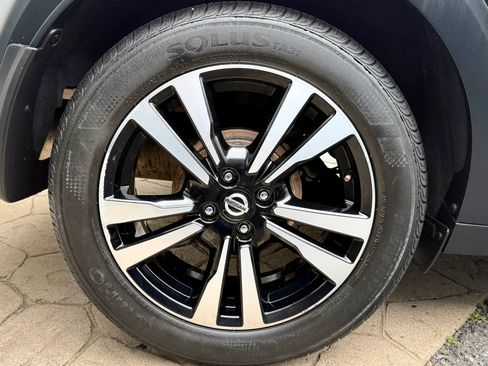 Used 2020 Nissan Kicks SV FWD image 35