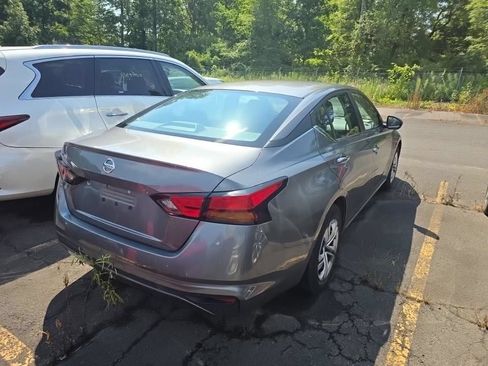 Used 2022 Nissan Altima 2.5 S FWD image 6