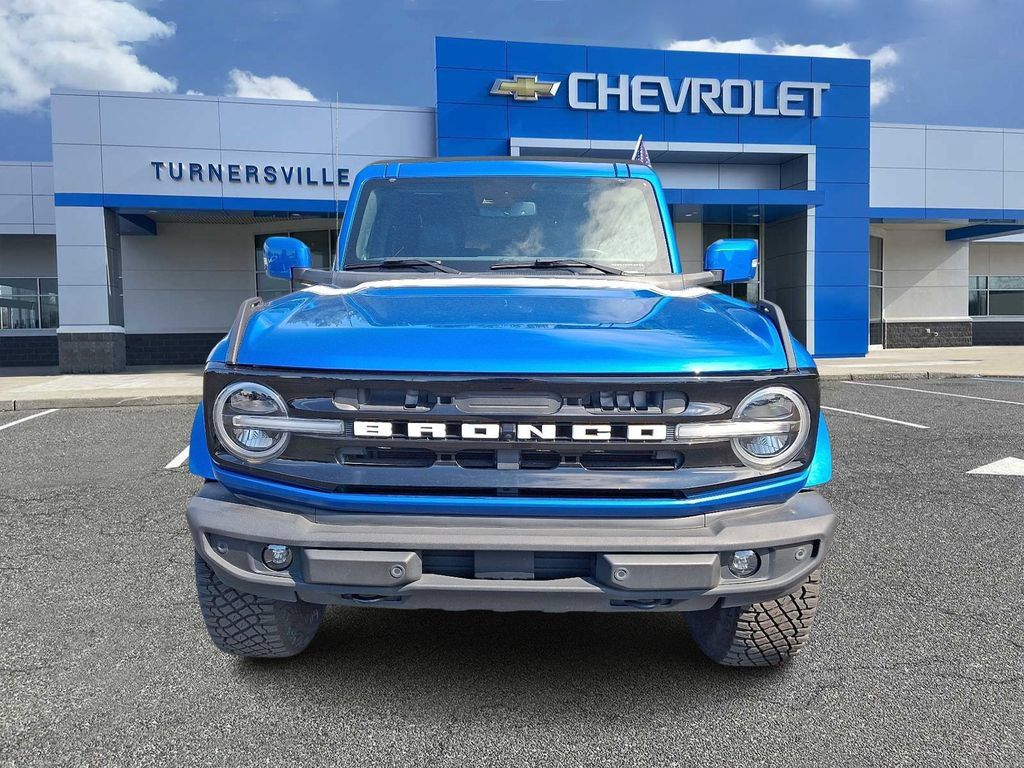 Used 2023 Ford Bronco Outer Banks w/ Sasquatch Package AWD/4WD image 2