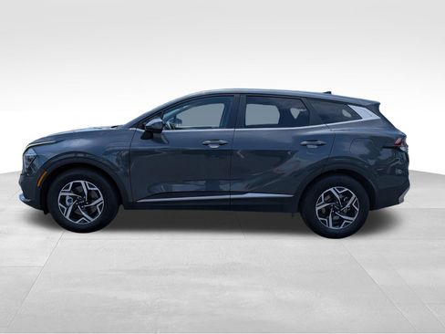 Used 2025 Kia Sportage LX FWD image 9