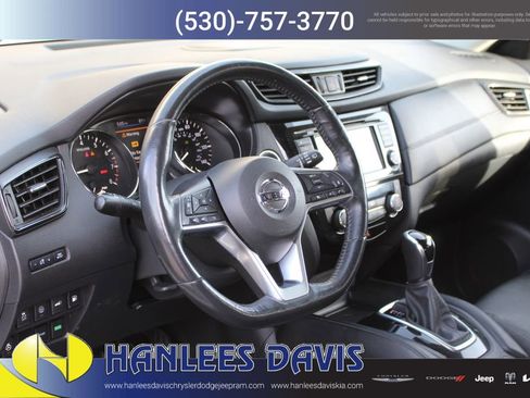 Used 2018 Nissan Rogue SL image 12