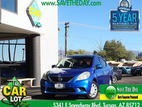 Used 2012 Nissan Versa SV image 1