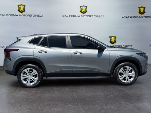 Used 2024 Chevrolet Trax LS w/ Driver Confidence Package FWD image 6