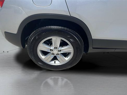 Used 2019 Chevrolet Trax LS AWD/4WD image 20
