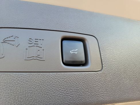 Used 2022 Lincoln Corsair Reserve w/ Equipment Group 201A image 9