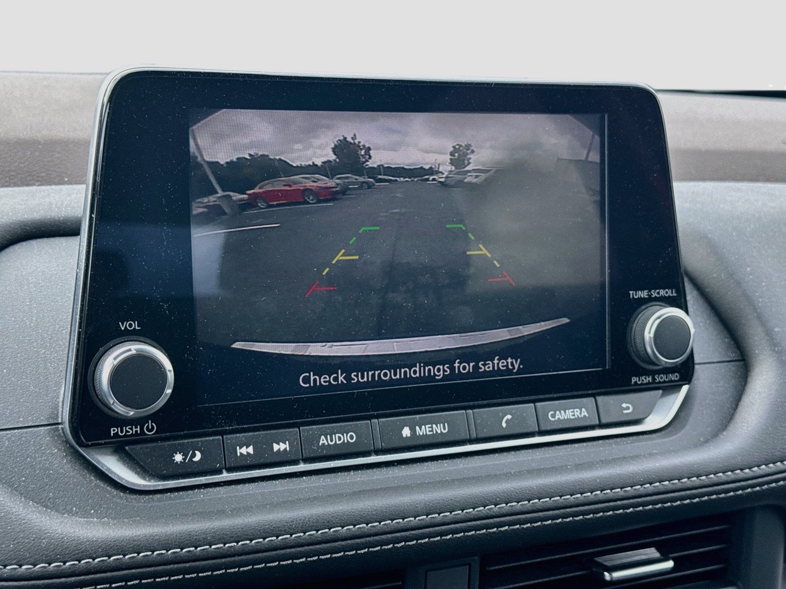 Used 2023 Nissan Rogue SV FWD image 13
