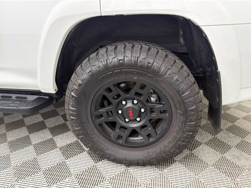 Used 2024 Toyota 4Runner SR5 Premium w/ Moonroof Package RWD image 20