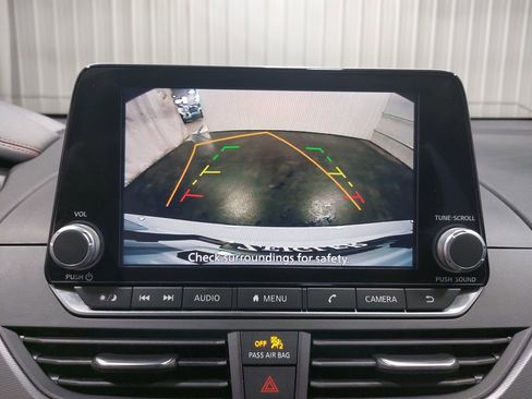 Used 2025 Nissan Altima 2.5 SR image 23