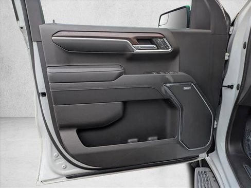 Used 2023 GMC Sierra 1500 SLT image 12