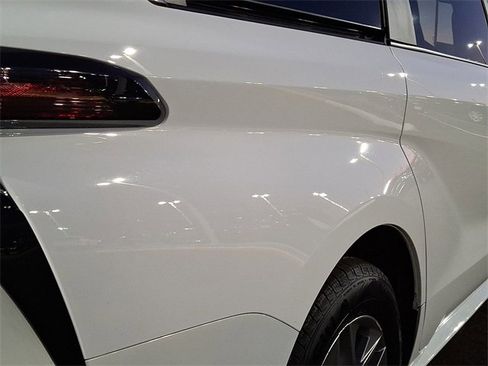 Certified 2024 Toyota Sienna LE image 8