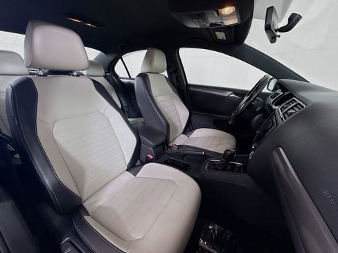 Used 2016 Volkswagen Jetta Sport FWD image 26