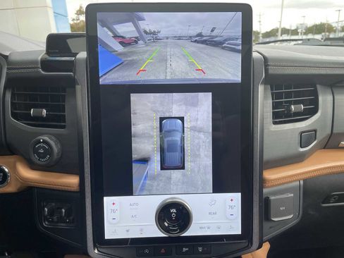 Used 2023 Ford Expedition Max Platinum image 15