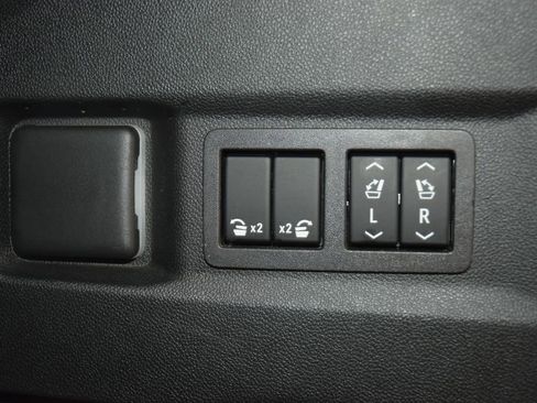 Used 2024 Chevrolet Tahoe High Country w/ Premium Package AWD/4WD image 23