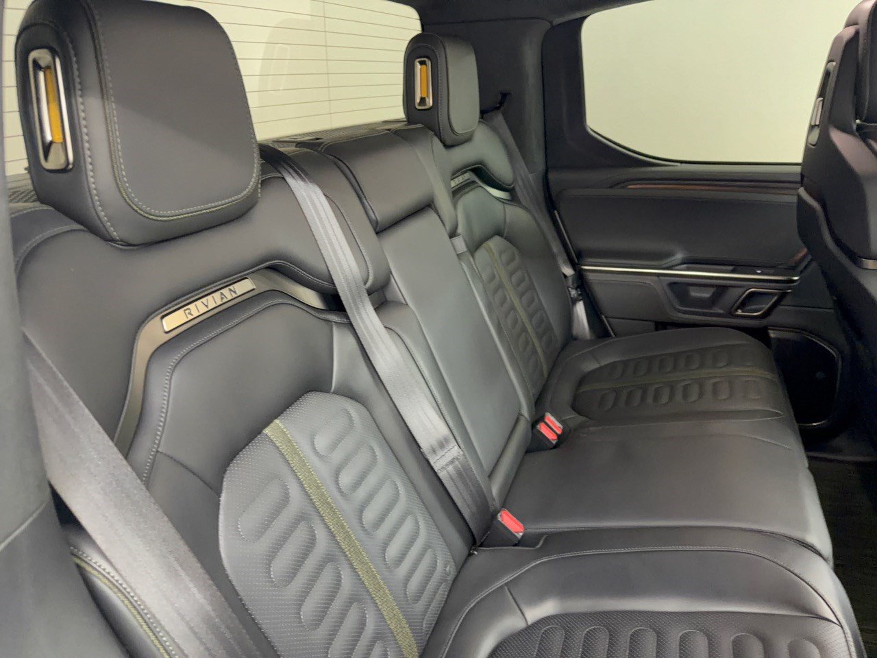 Used 2024 Rivian R1T Adventure Dual AWD/4WD image 29