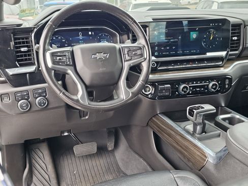 Used 2023 Chevrolet Silverado 1500 LT Trail Boss AWD/4WD image 34