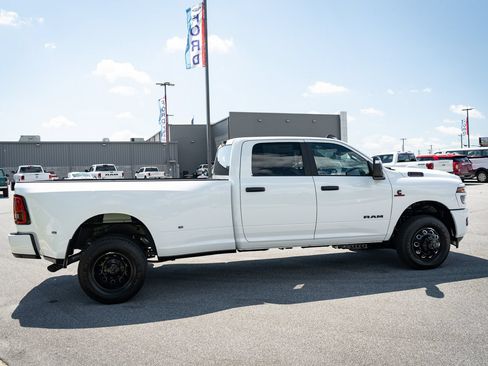 New 2026 RAM 3500 Big Horn AWD/4WD image 10