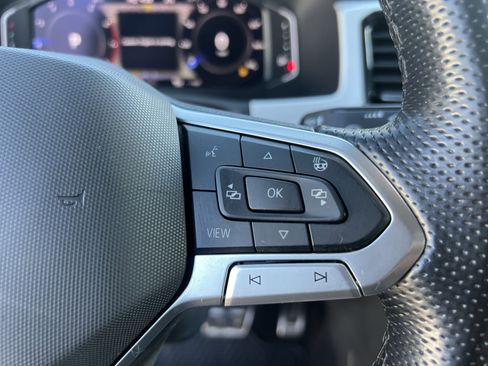 Used 2022 Volkswagen Atlas Cross Sport SEL R-Line AWD/4WD image 21