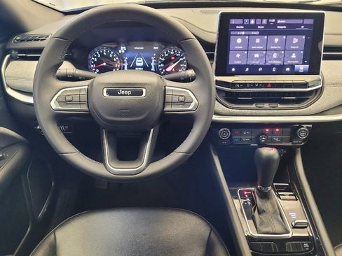 Used 2024 Jeep Compass Latitude image 22