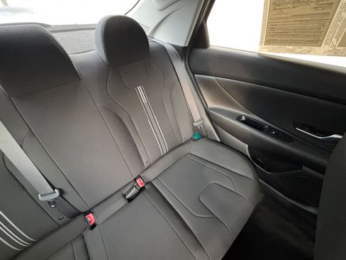 Used 2021 Hyundai Elantra SEL image 42