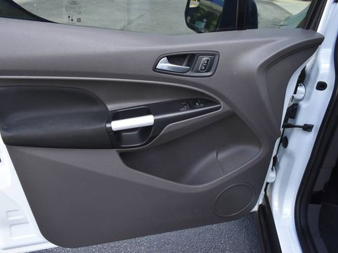 Used 2022 Ford Transit Connect XLT image 16