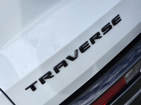 Used 2026 Chevrolet Traverse RS image 9