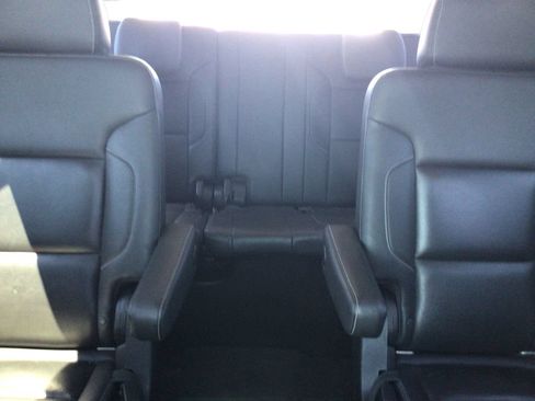 Used 2017 Chevrolet Suburban Premier AWD/4WD image 12
