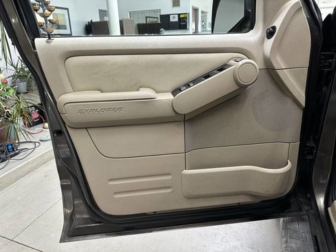 Used 2008 Ford Explorer Sport Trac XLT image 10