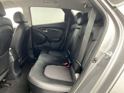 Used 2012 Hyundai Tucson GLS image 18