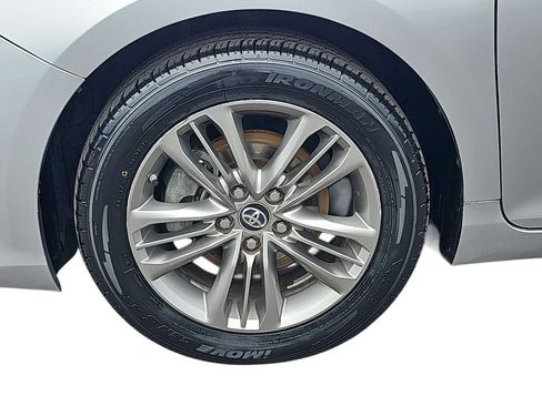 Used 2016 Toyota Camry SE FWD image 29
