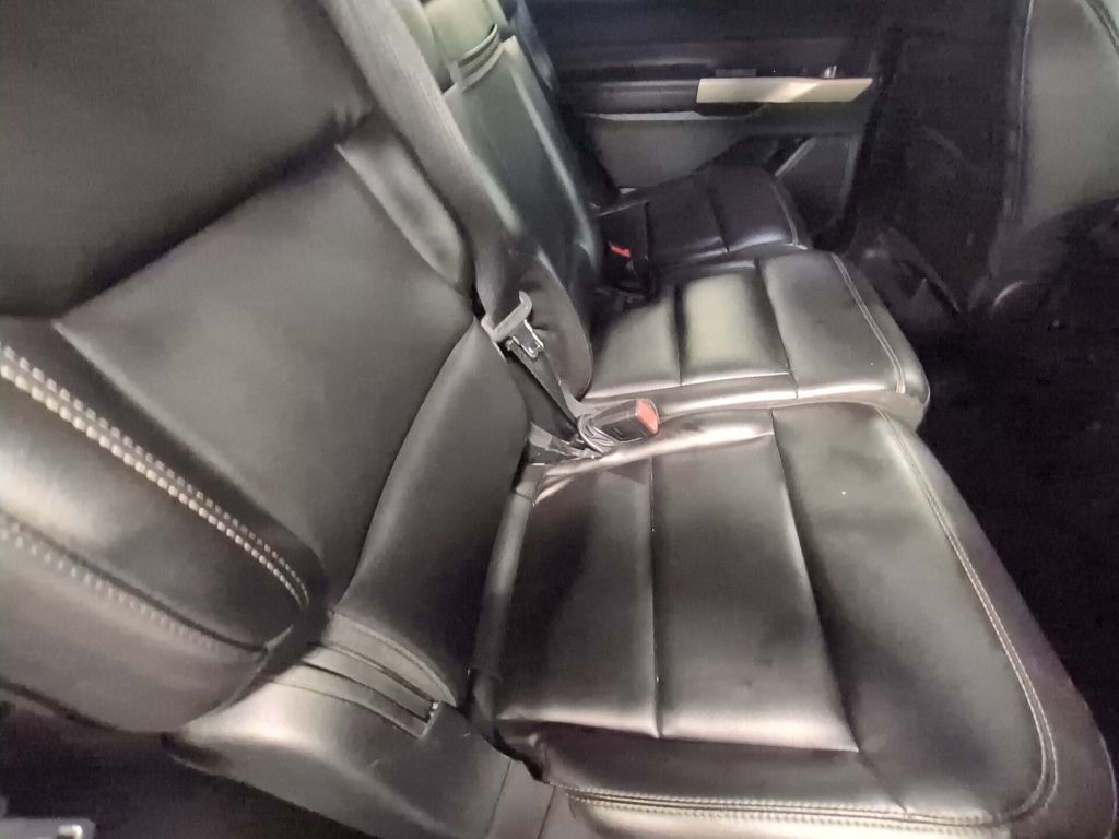 Used 2024 Ford Explorer XLT w/ Equipment Group 202A RWD image 24