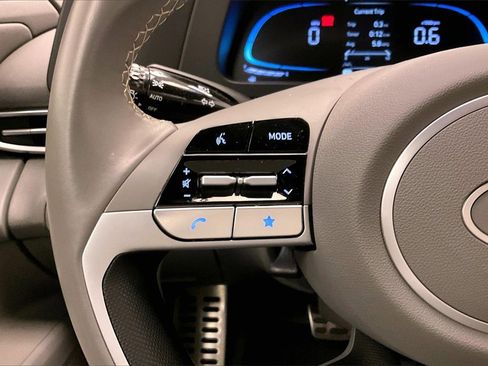 Certified 2025 Hyundai Elantra Sport image 16