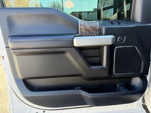 Used 2017 Ford F250 Lariat w/ Lariat Value Package image 17