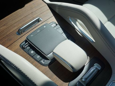 Certified 2025 Mercedes-Benz GLS 450 4MATIC image 22
