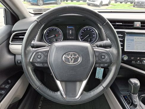 Used 2019 Toyota Camry image 20