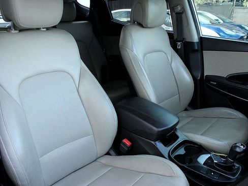 Used 2017 Hyundai Santa Fe Sport image 22