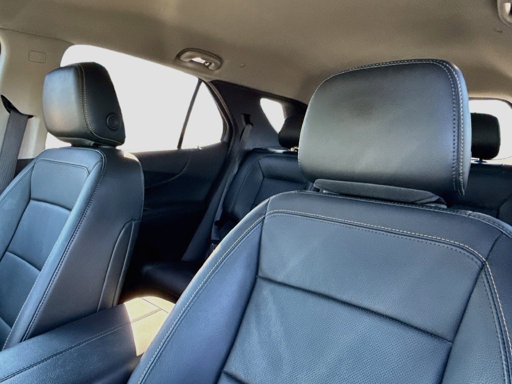 Used 2018 Chevrolet Equinox Premier w/ Infotainment II Package AWD/4WD image 11