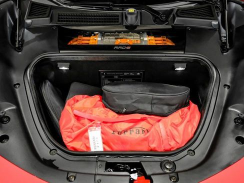 Used 2022 Ferrari SF90 Spider image 44