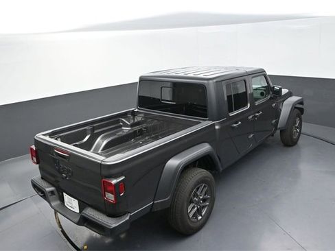 New 2025 Jeep Gladiator Sport image 15