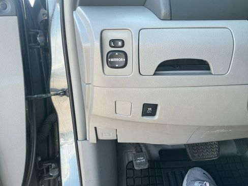 Used 2010 Toyota Camry XLE FWD image 21