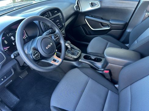 Used 2024 Kia Soul LX w/ Option Group 015 image 9