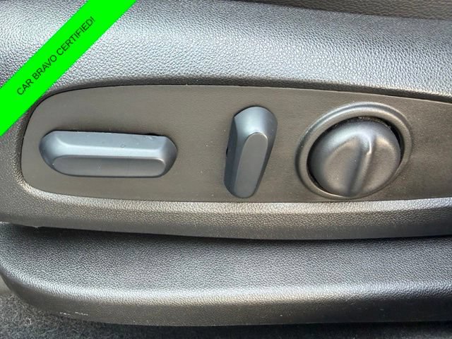 Certified 2023 GMC Acadia SLT FWD image 27