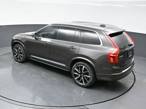Used 2023 Volvo XC90 B6 Plus image 36