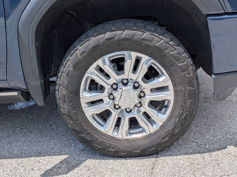 Used 2023 GMC Sierra 3500 Denali w/ Denali Ultimate Package AWD/4WD image 11