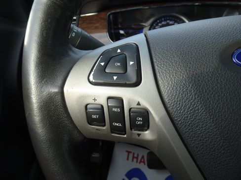 Used 2015 Ford Taurus Limited w/ Equipment Group 301A FWD image 20