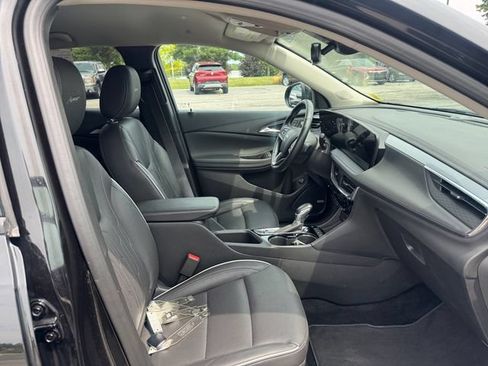 Used 2025 Buick Encore GX Avenir w/ Avenir Convenience Package AWD/4WD image 17