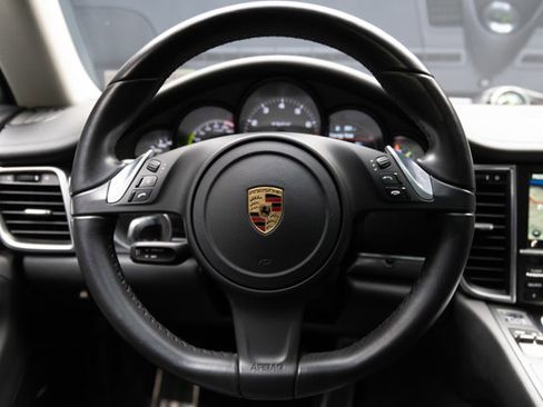 Used 2016 Porsche Panamera S image 7